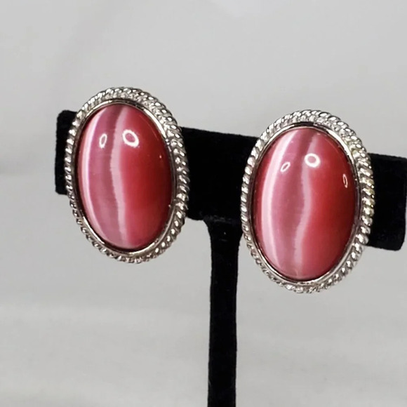 Vintage Oval Pink Moonstone Cats Eye Clip-On Earrings With Silver-Tone Rope Edge - Picture 8 of 12